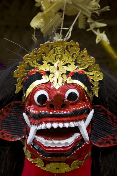 Balinese bieden tijdens een ceremonie crematie — Stockfoto