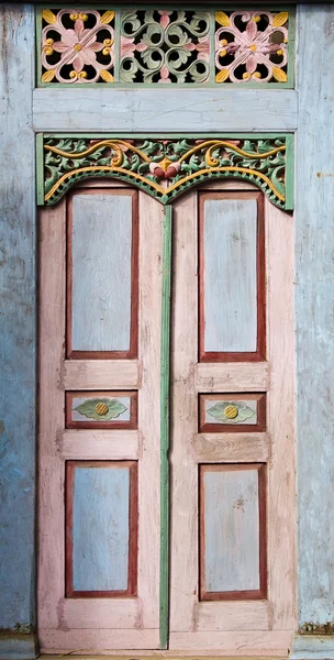 Traditional Balinese door — Stock Photo, Image