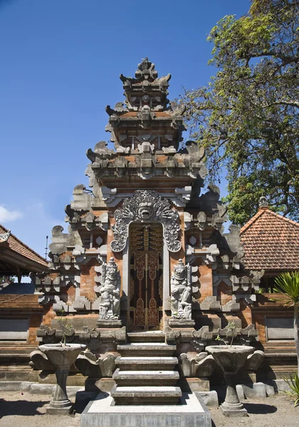An entrance of a temple in Bali — Stock Photo, Image