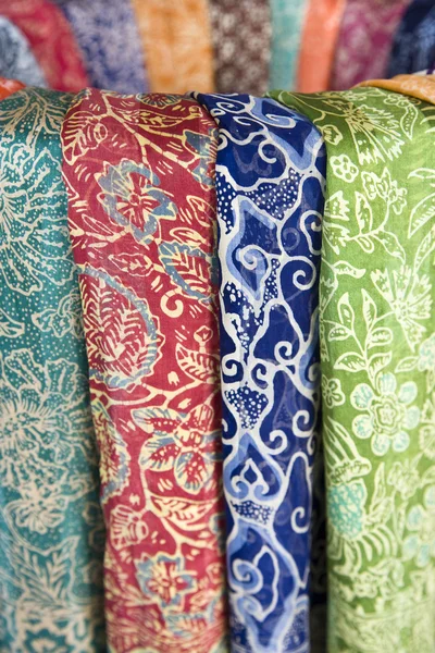 Sarongs Balijski batik na sprzedaż — Zdjęcie stockowe