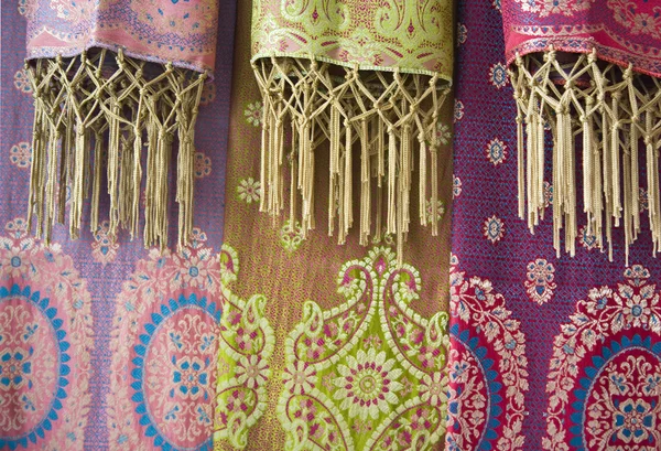Bali dili batik sarongs Satılık — Stok fotoğraf