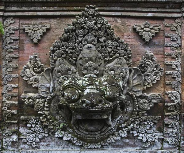 Een ingang van een tempel in bali — Stockfoto