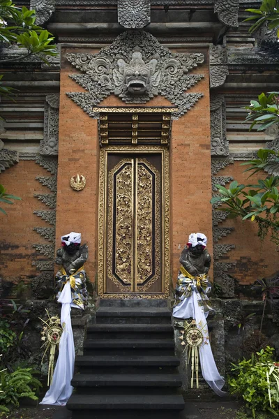 Una entrada de un templo en Bali —  Fotos de Stock