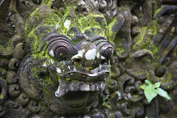 Een ingang van een tempel in bali — Stockfoto