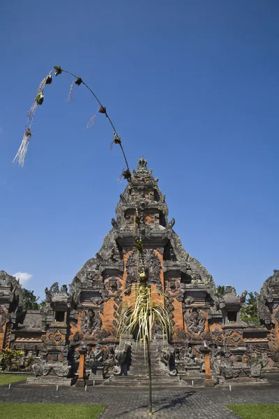 An entrance of a temple in Bali — Stock Photo, Image