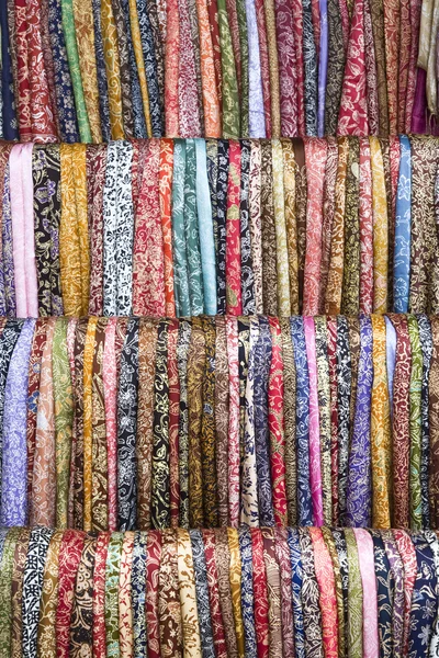 Sarongs Balijski batik na sprzedaż — Zdjęcie stockowe