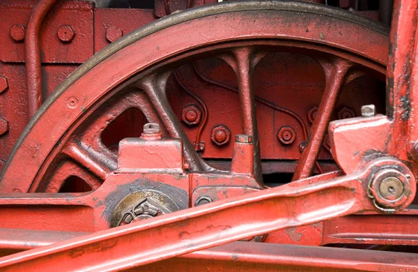 Klasik Buhar lokomotif kırmızı çelik tekerlek yakın çekim — Stok fotoğraf