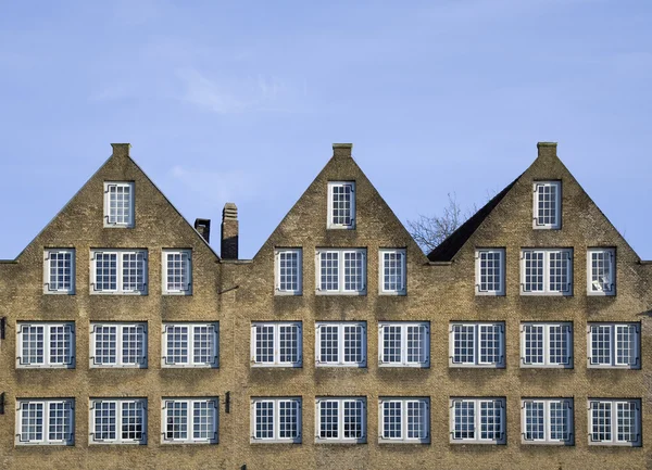 Fachada de casas tradicionais em Dordrecht, Países Baixos — Fotografia de Stock