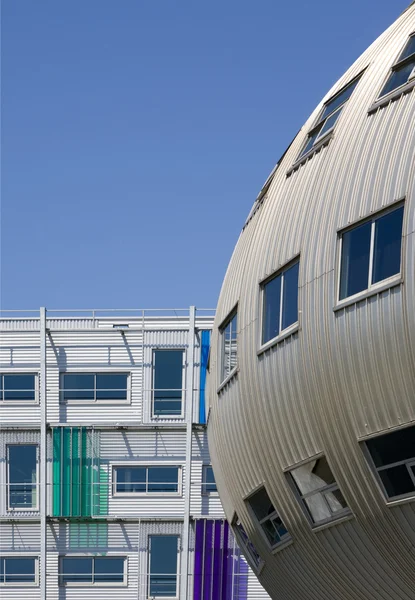 Centrum mody w almere Nowoczesny biurowiec — Zdjęcie stockowe