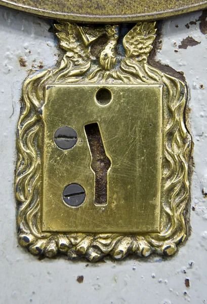 은행 Mandiri, 자카르타, 인도네시아에 있는 고 대 보관소 열쇠 구멍 — 스톡 사진
