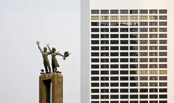 Monumento de bienvenida en Plaza Indonesia en Yakarta — Foto de Stock