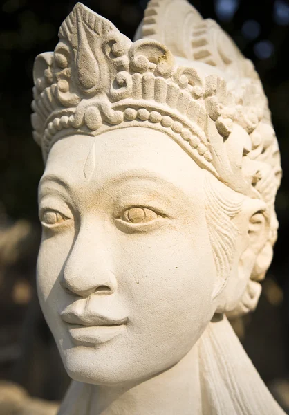 Traditionele balinese stenen beeldhouwwerk — Stockfoto