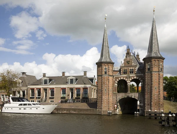 アムステルダムの有名なウォーター ゲート — ストック写真