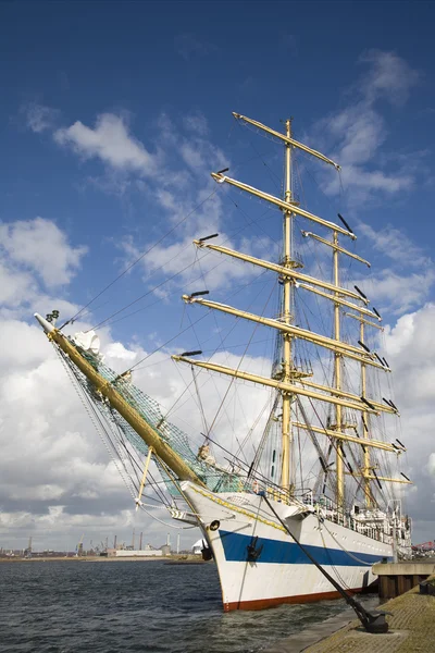 Russian tall ship Mir in IJmuiden — Stock Photo, Image