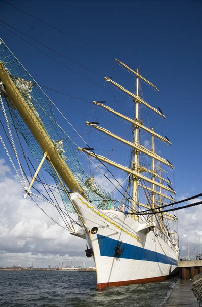 Russian tall ship Mir in IJmuiden — Stock Photo, Image