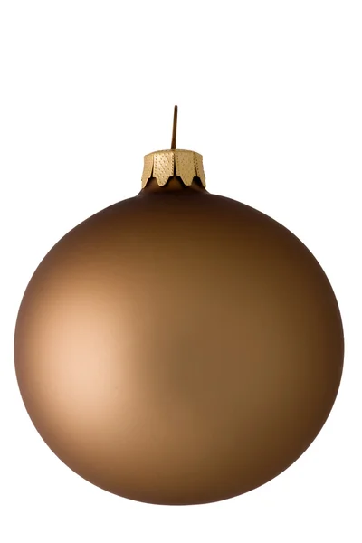 Gouden gekleurde Kerstmis bal geïsoleerd op wit, uitknippad opgenomen voor het gemakkelijk wijzigen — Stockfoto