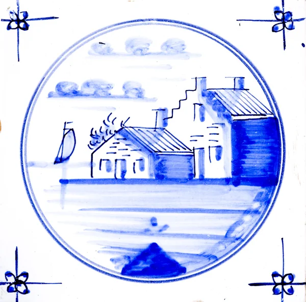 Traditionele authentieke Delfts blauwe hand gemaakt sier aardewerk — Stockfoto