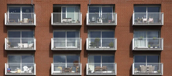 Nieuwe moderne appartementen met balkons in utrecht, Nederland — Stockfoto