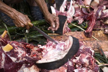 Manda bir ölüm Festivali sırasında kesim