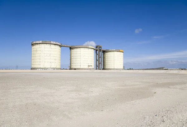 Silos de depuración de aguas residuales en Amsterdam, Países Bajos —  Fotos de Stock