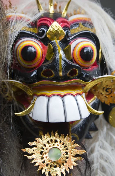 Máscara balinesa de Rangda. Un demonio importante en la mitología balinesa —  Fotos de Stock