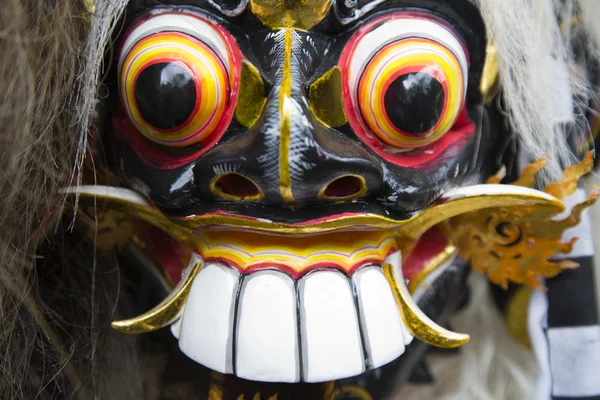 Balinesiska rangda mask. en viktig demon i balinesisk mytologi — Stockfoto