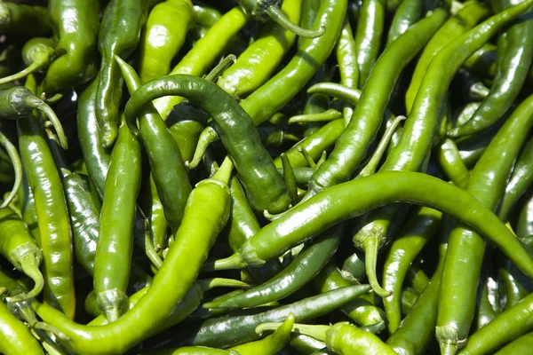 Green peppers on a market in Lombok, Indonesia — Stock Photo, Image