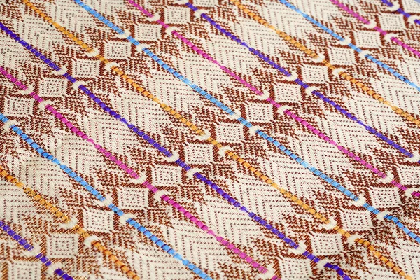 Lombokin perinteinen tekstiili, Indonesia — kuvapankkivalokuva