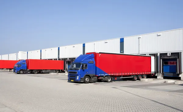 Loading bay for loading and unloading trucks — Stock Photo, Image