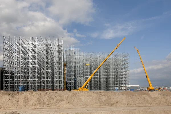 Lugar de construcción de un almacén de distribución en construcción — Foto de Stock