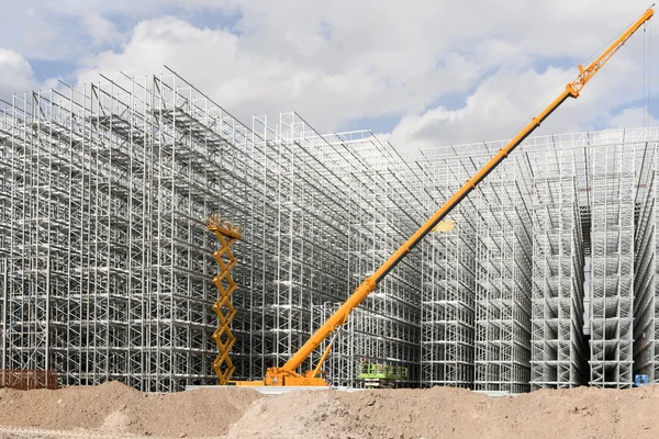 Local de construção de um armazém de distribuição em construção — Fotografia de Stock