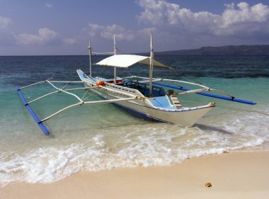 Filipin balıkçı teknesi, boracay