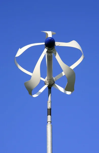Małych turbin wiatrowych w biznes park papendorp, utrecht, Holandia — Zdjęcie stockowe
