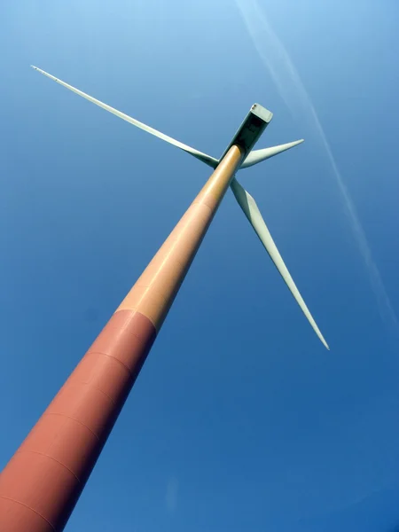 Современные ветряные мельницы, Алмере, Голландия — стоковое фото