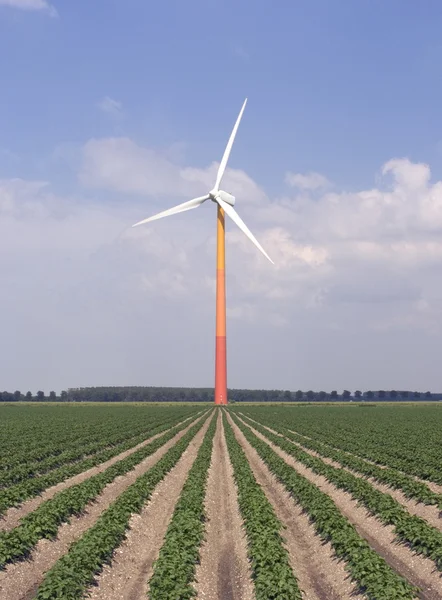 Современные ветряные мельницы, Алмере, Голландия — стоковое фото