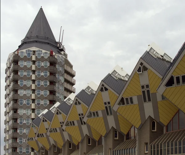 Pencil building with cube houses, Rotterdam, Pays-Bas — Photo