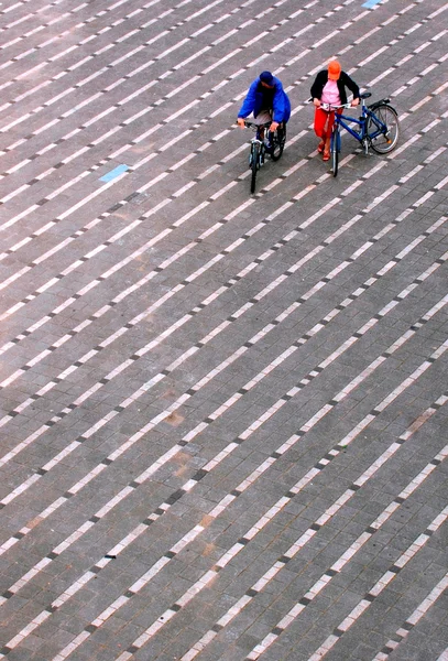 Ciclistas urbanos, Rotterdam, Holanda — Foto de Stock