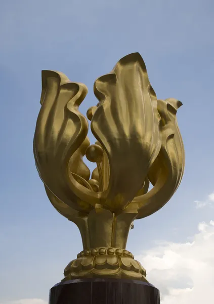 Golden bauhinia statua z hong Kongu — Zdjęcie stockowe