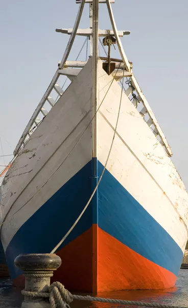 The bow of a schooner in Sunda Kelapa, Jakarta — Stock Photo, Image