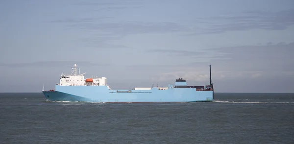 Cargo ship entering the Port of Rotterdam — Stock Photo, Image