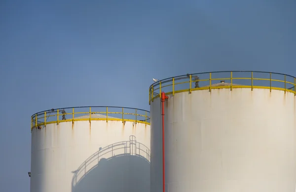 Armazenamento de petróleo no porto de Roterdão, Holanda — Fotografia de Stock