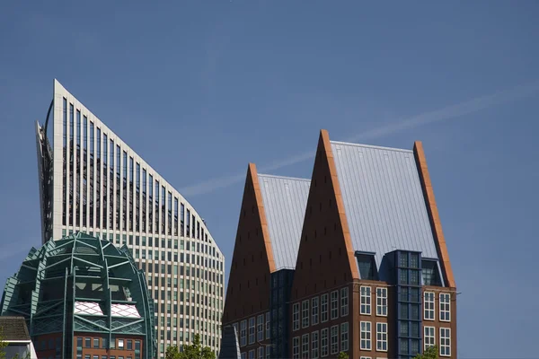 Die hoftoren, zrichtoren und castalia im zentrum von Den Haag. — Stockfoto