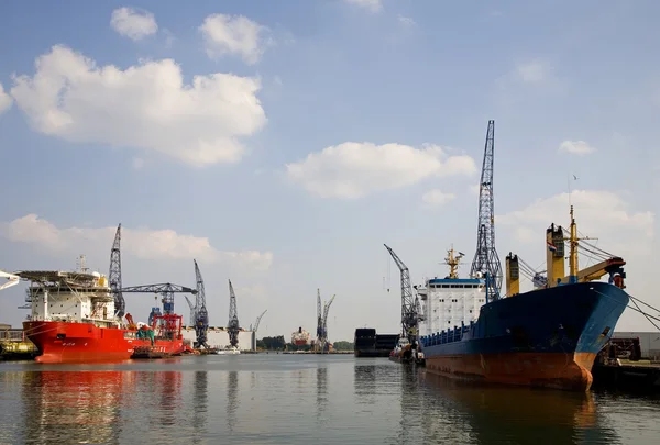 Vista sobre el Puerto de Rotterdam, Holanda —  Fotos de Stock