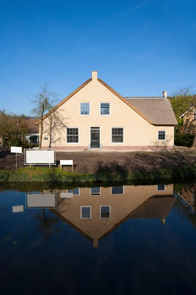 Rekonstruktion av en traditionell holländsk bondgård i alblasserwaard, Nederländerna — Stockfoto