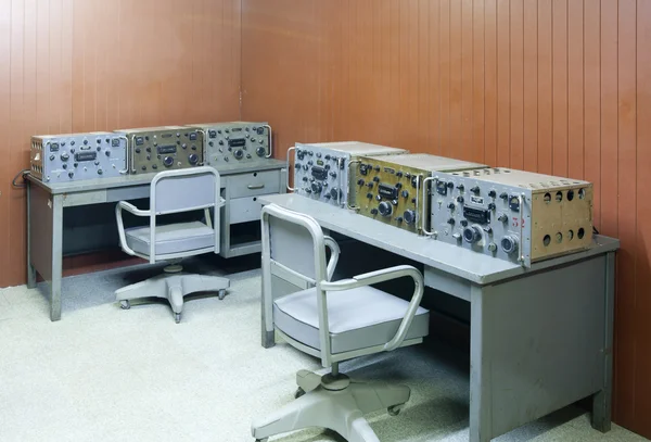 Antique radio transmitter in a war room in the basement of the Reunification Palace in Ho Chi Minh City (Saigon), Vietnam — Stock Photo, Image
