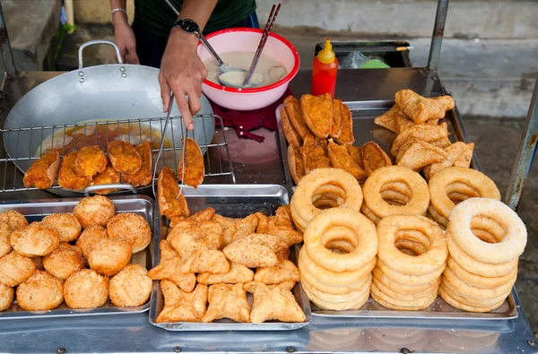 Snacks in a food stall — Stock Photo, Image