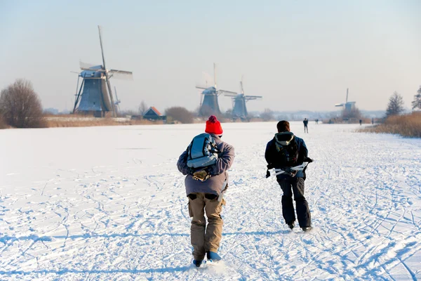 Holenderski zabytkowe wiatraki w kinderdijk — Zdjęcie stockowe