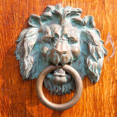 Aslanın kafasından antika
