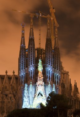 Multi Medya ışık'ın Gaudi'nin Sagrada Familia Barcelona'ya göster.