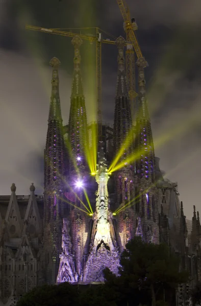 Multi media Pokaż światła do zaprojektowanego przez Gaudiego kościoła Sagrada Familia w Barcelonie — Zdjęcie stockowe